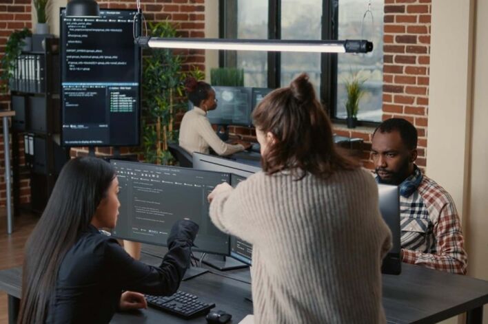 9. Strong Community Support and Resources​